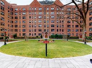 176 Garth Rd APT 3N, Scarsdale, NY 10583