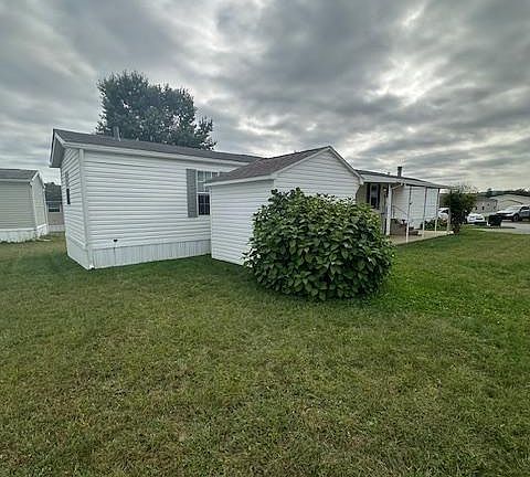 3rd image of 556 Holly Dr
