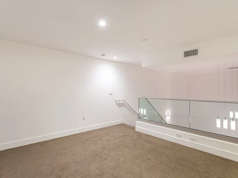 La Brea Regency LLC — Photo 23
