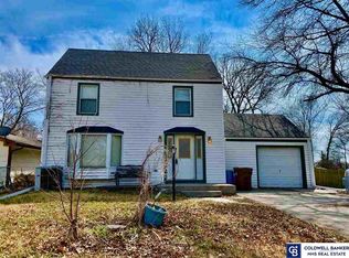 5335 Pioneers Blvd, Lincoln, NE 68516