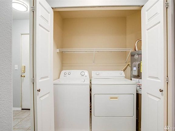 4th image of 18505 SE Newport Way Unit B206