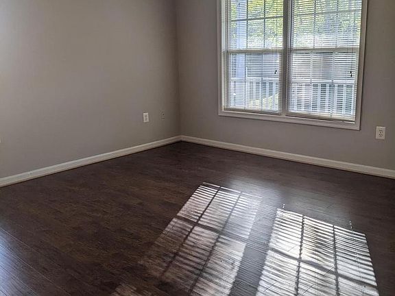 2nd image of 192 Aberdeen Dr