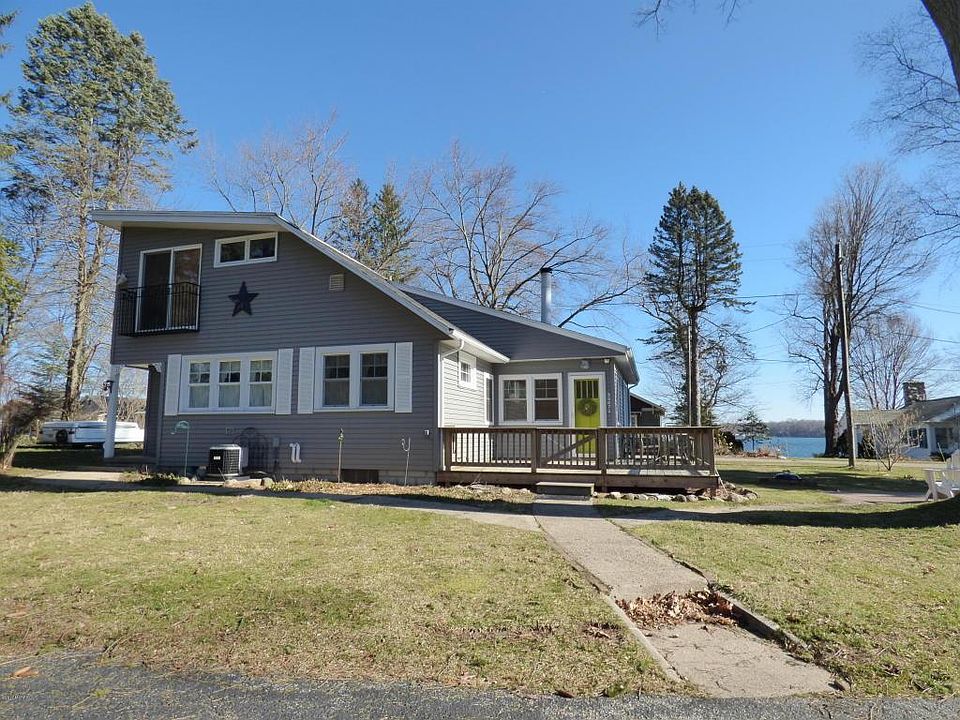 1st image of 33672 Forest Beach Dr