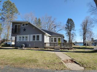 33672 Forest Beach Dr, Eau Claire, MI 49111