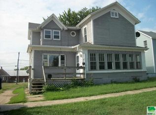 205 W Locust St, Cherokee, IA 51012