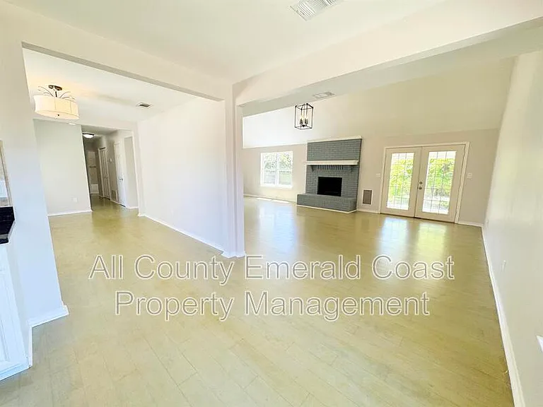 710 Swan Ln — Photo 16