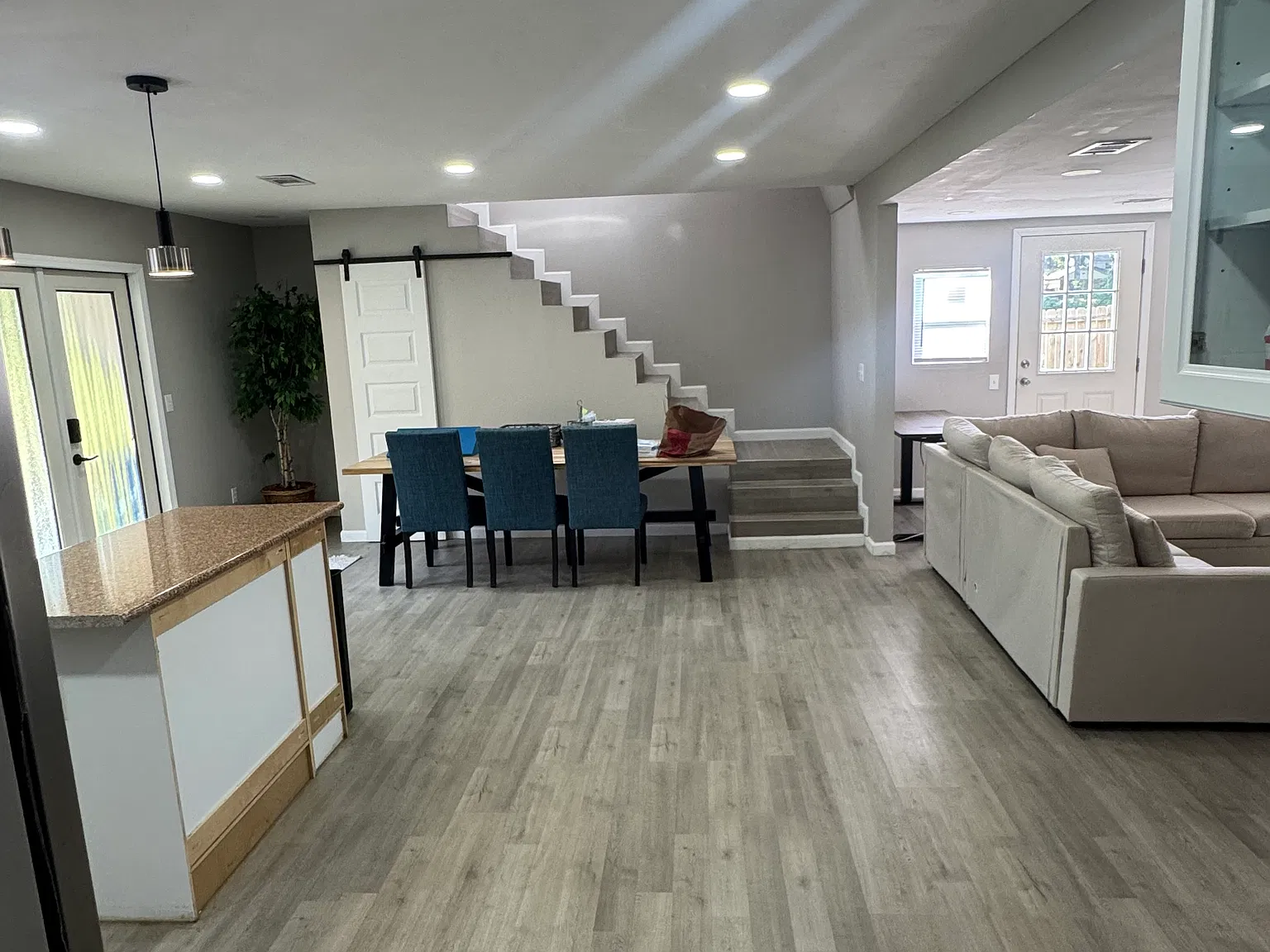 1 bed, 1200 sqft, $2,000 — Photo 1