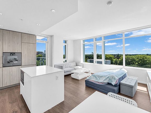 3rd image of 6808 Minoru Blvd #902