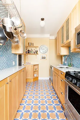 Sold by Compass | media 6