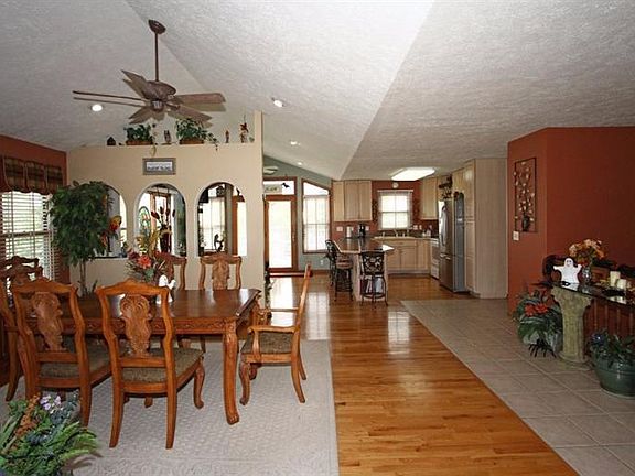 4th image of 200 Wenzel Cir