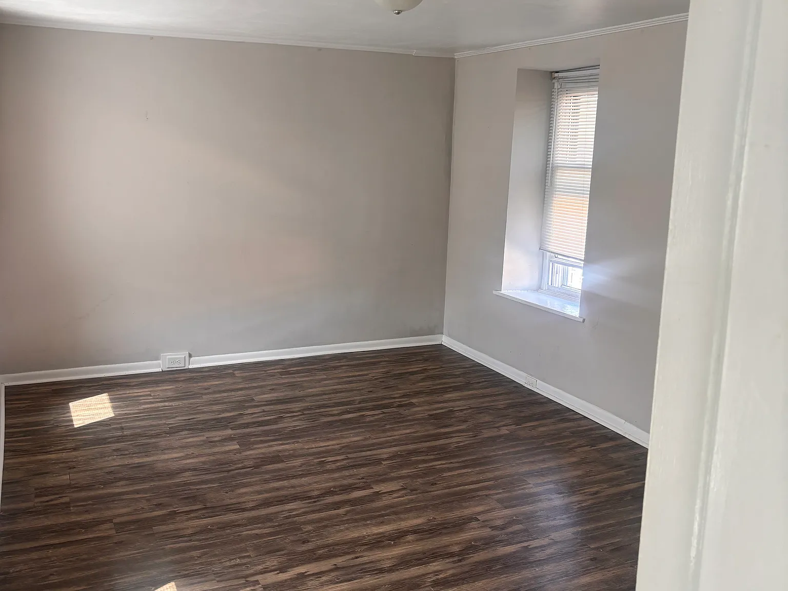 1 bed, 900 sqft, $1,600 — Photo 4