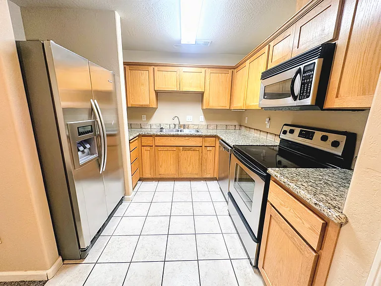 732 Normal Ave — Photo 9
