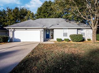 3839 S El Salvador Avenue, Springfield, MO 65807