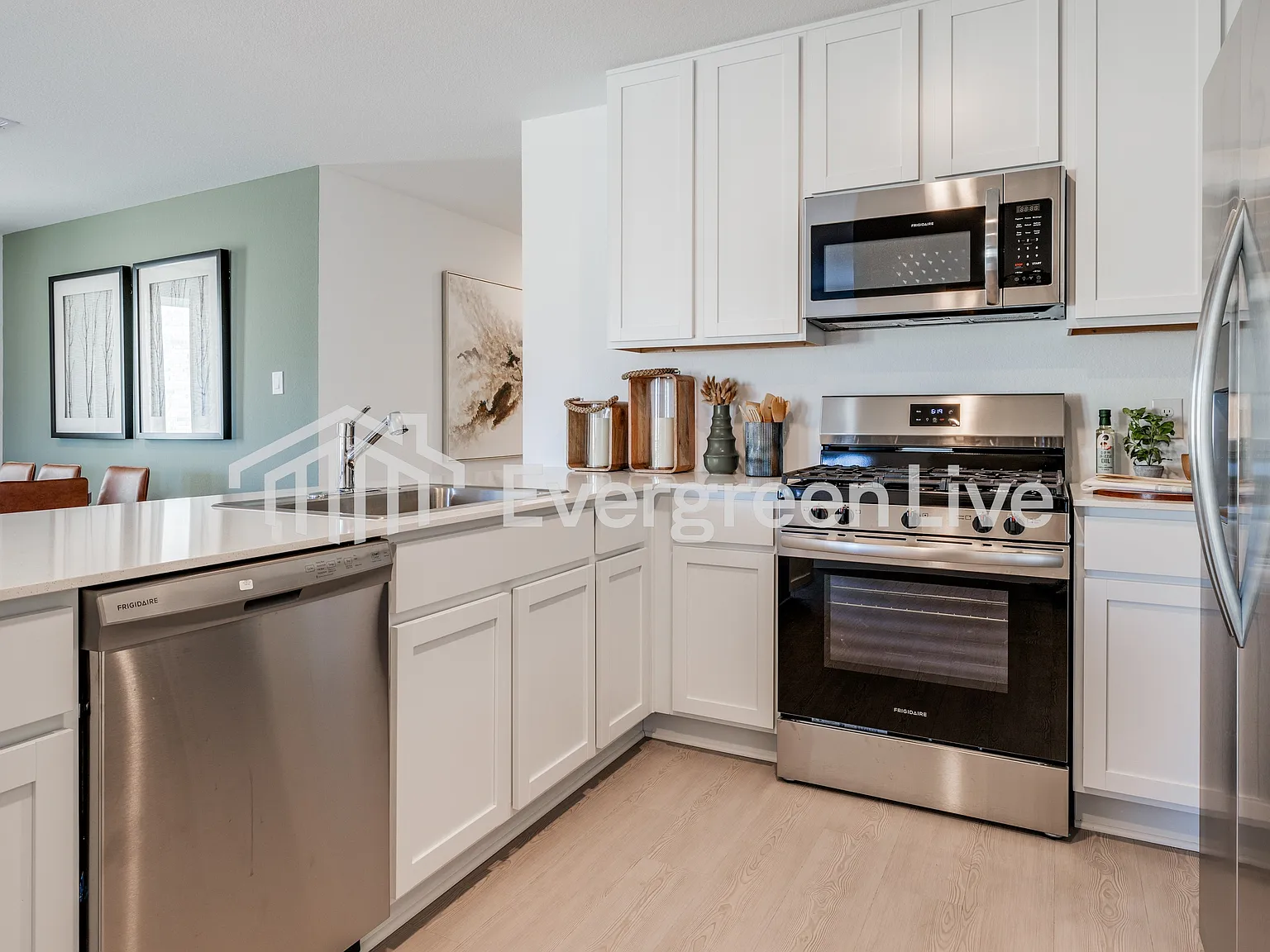 4 bed, 2.0 bath, 1720 sqft, $1,705 — Photo 4