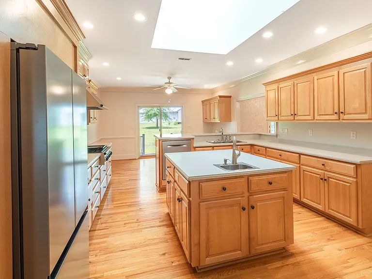 785 Glenwood Dr — Photo 14