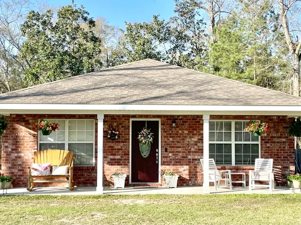 1222 McGregor Dr, Wiggins, MS 39577