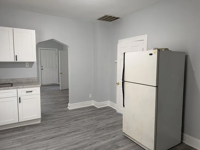 8531 S Burley Ave #2R — Photo 2
