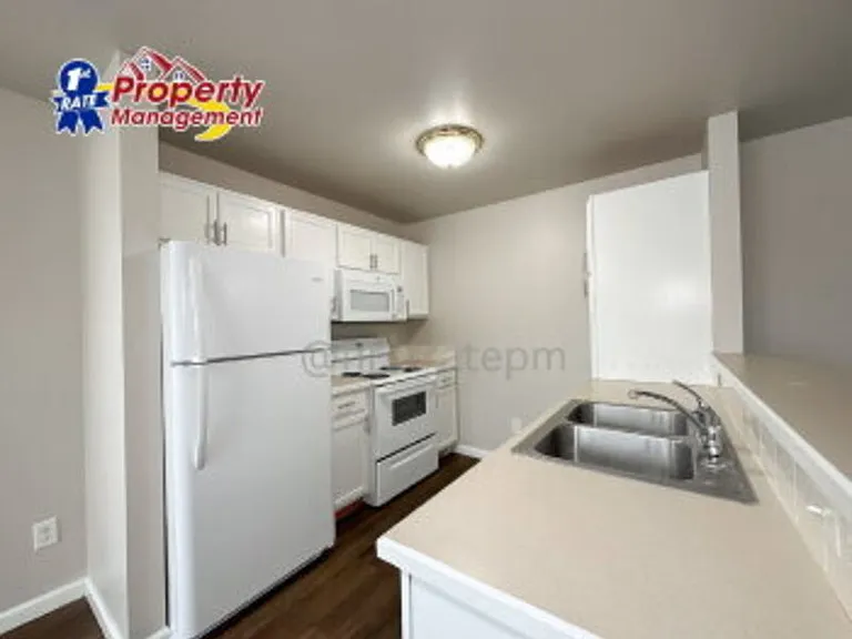 10186 W Garverdale Ln #201 — Photo 30