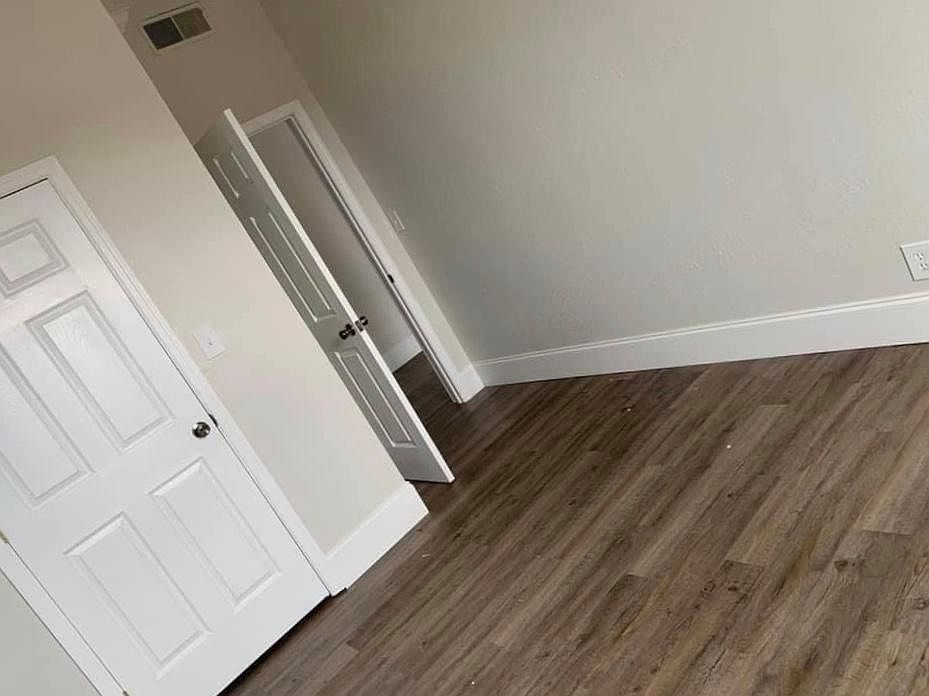 2nd image of 208 Knox St #2
