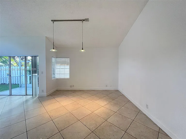 465 Somerset Way — Photo 19