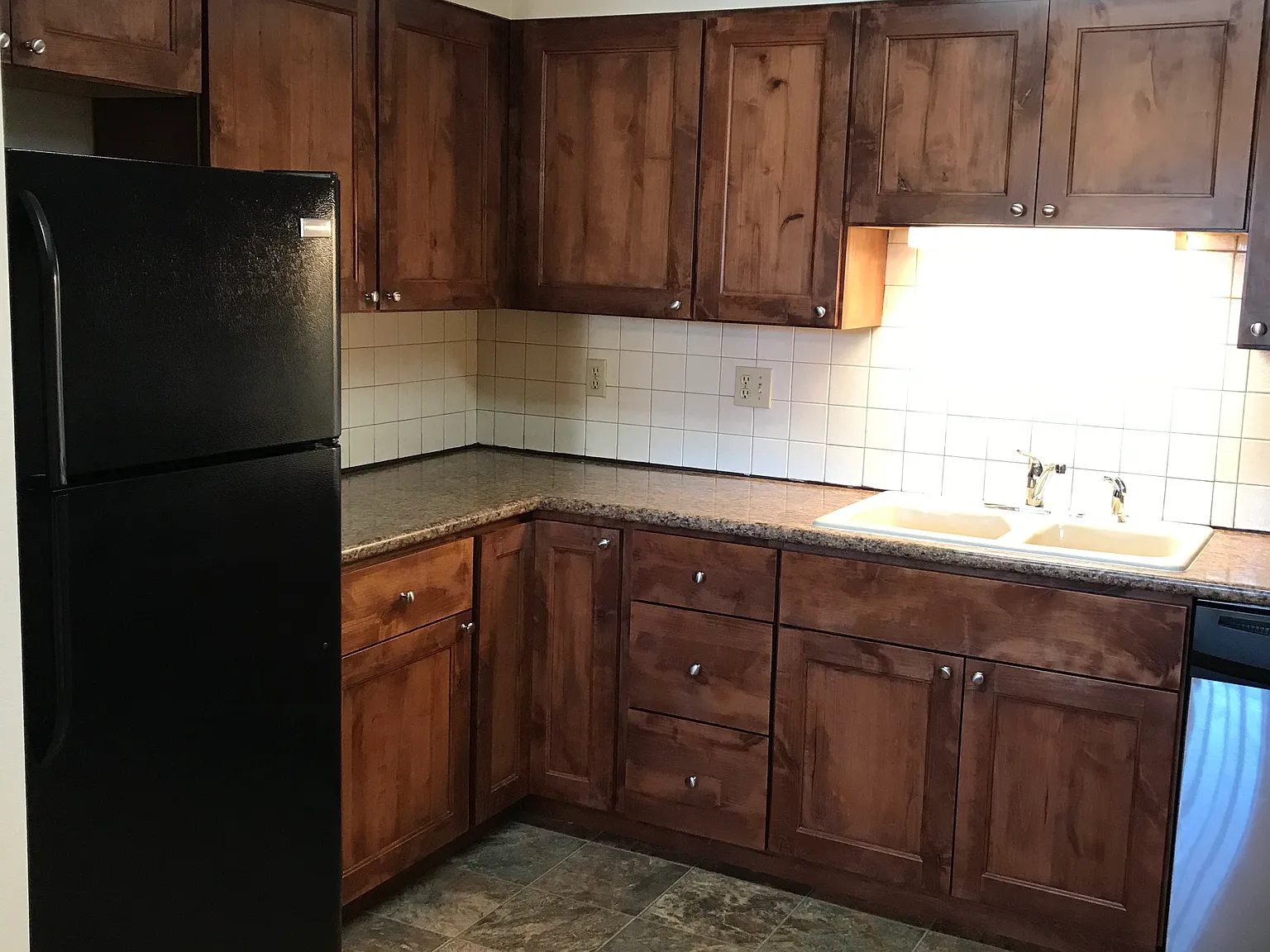 2 bed, 1200 sqft, $1,395 — Photo 2