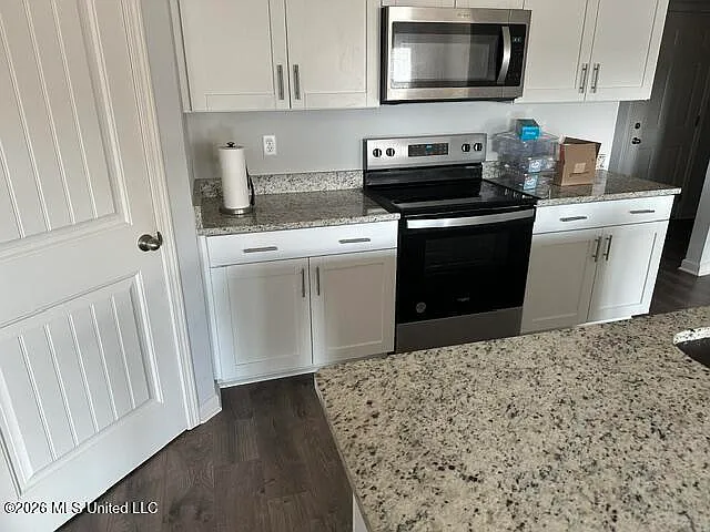 4 bed, 2.0 bath, 1819 sqft, $2,550 — Photo 3