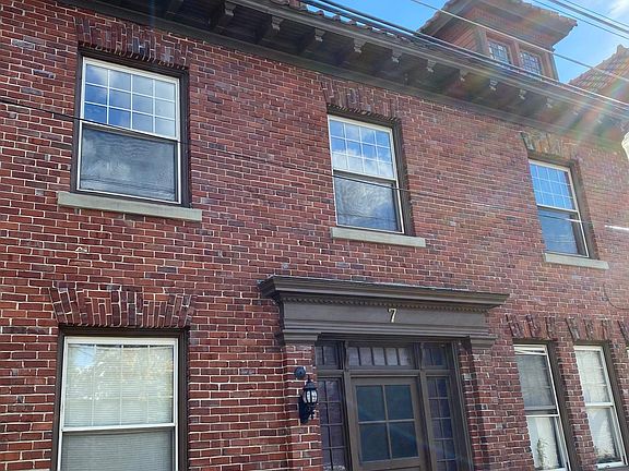 2nd image of 7 Hakes Ave APT 3
