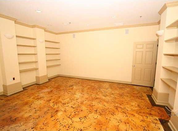 3rd image of 4507 Furling Ln Ste 114