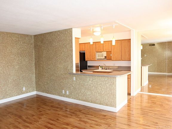 4th image of 6251 Coldwater Canyon Ave Unit 209