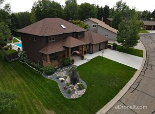 1833 Wood Moor Pl, Bismarck, ND 58501