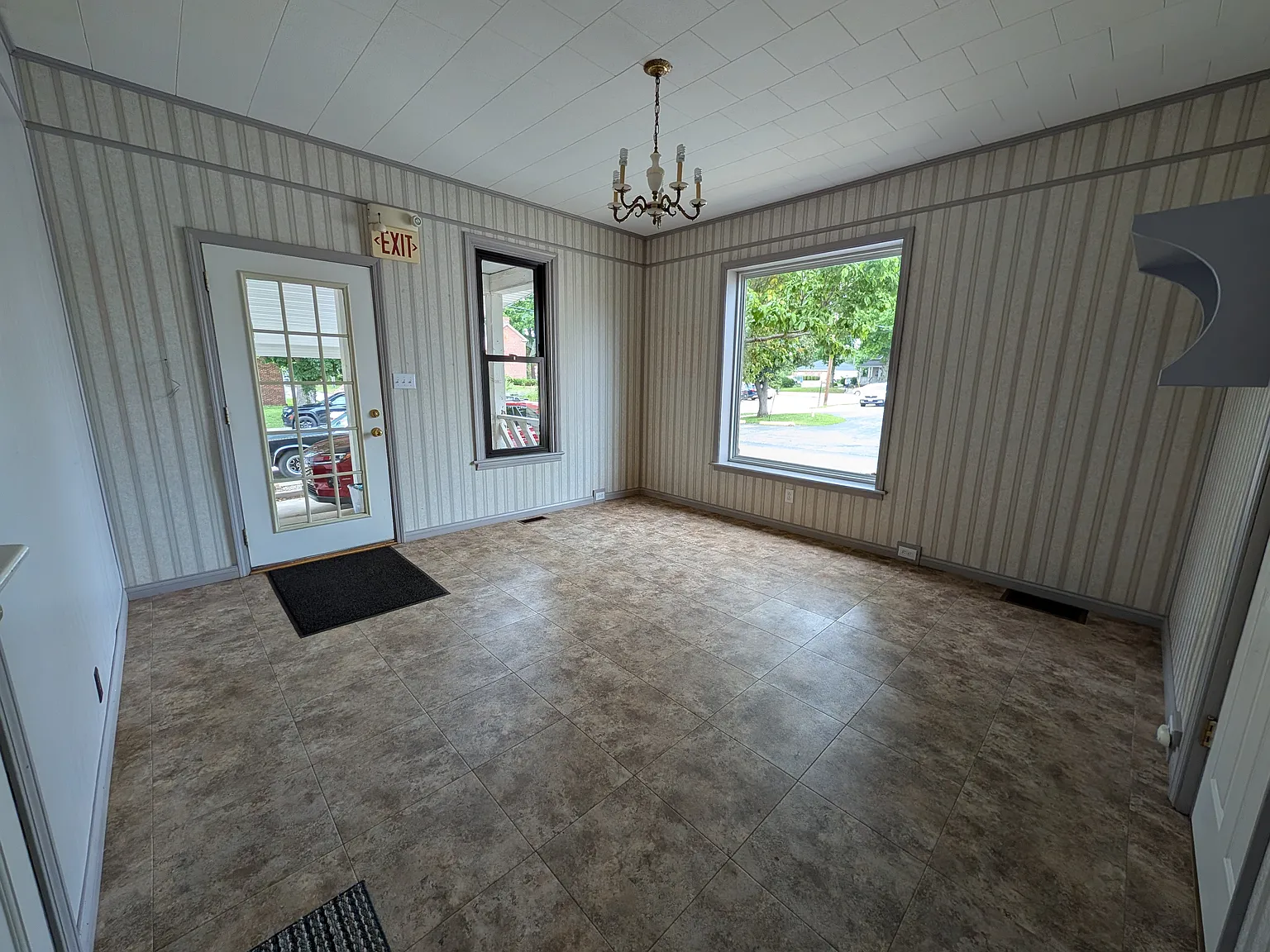 2 bed, 1.5 bath, 1240 sqft, $1,875 — Photo 4