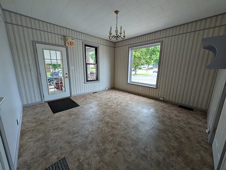 210A E Linden St #A — Photo 4