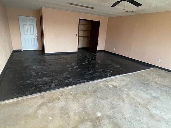 2nd image of 2547 Anderson Rd