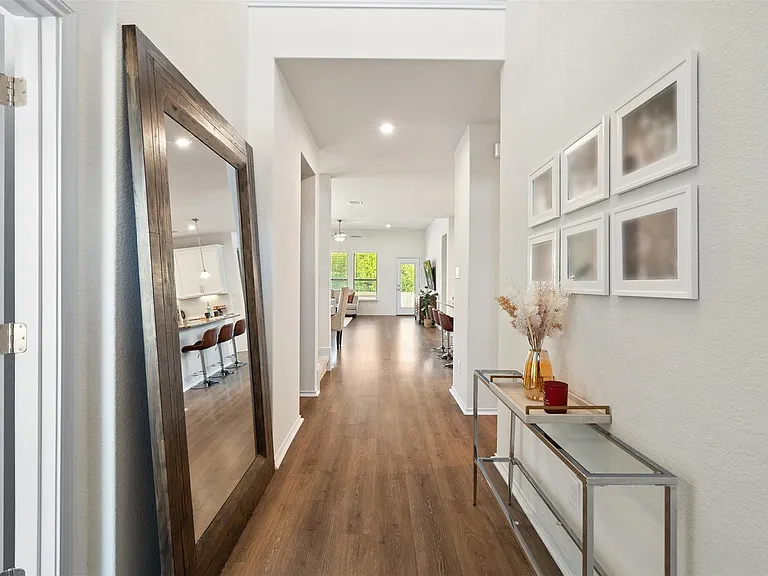 211 Brookside St — Photo 4