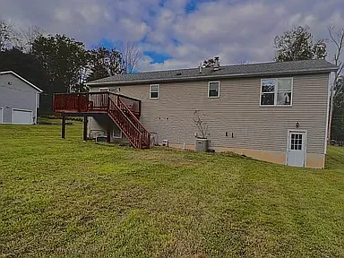 3 bed, 2155 sqft, $3,200 — Photo 2