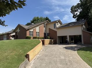 3017 Chattahoochee Trce, Gainesville, GA 30506