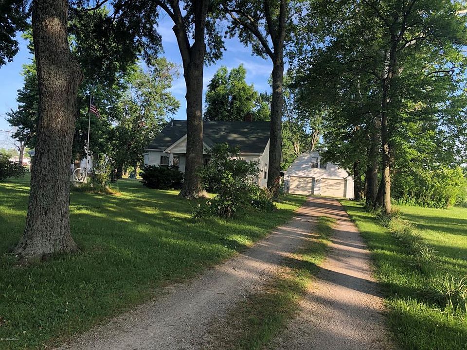 2nd image of 3808 S Park Rd