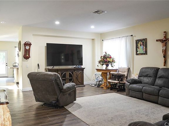 5th image of 25144 Silverwood Ln