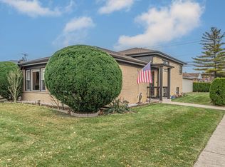 7553 Karlov Ave, Skokie, IL 60076