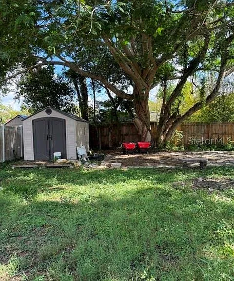 1405 Park Lake St — Photo 9