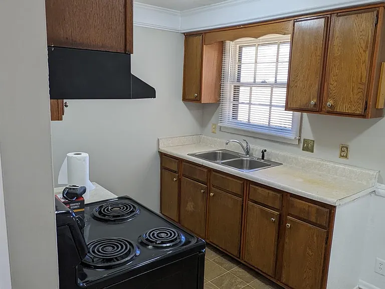 1010 Halcyon Ave — Photo 4