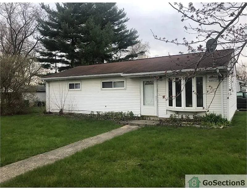 1792 Dorothy St photo 1