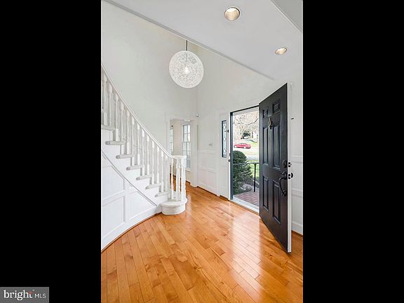 2nd image of 800 Follin Farm Ln