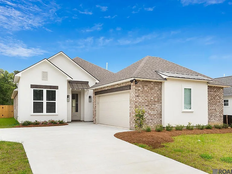 25279 Burlington Dr — Photo 1