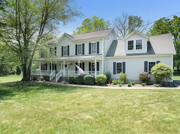 121 Palmer Circle, Poughquag, NY 12570