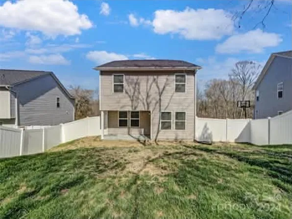 13400 Circle Dr, Charlotte, NC 28262