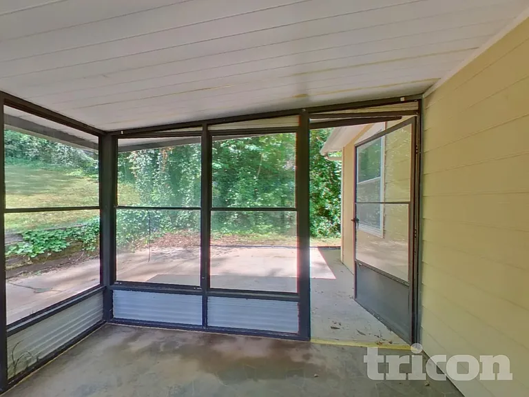 2543 Mistletoe Ln — Photo 15