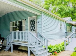 8902 Cedar Rd, Breinigsville, PA 18031