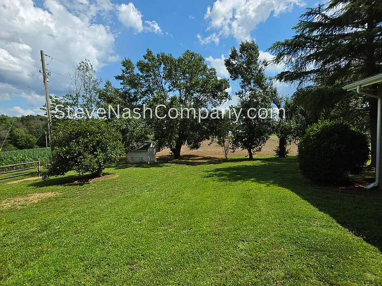 10204 Landsford Rd — Photo 16
