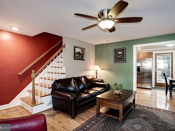 5th image of 2408A Leslie Ave